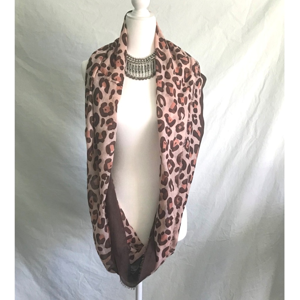 Leopard Scarf with Brown / Slight Pink hue